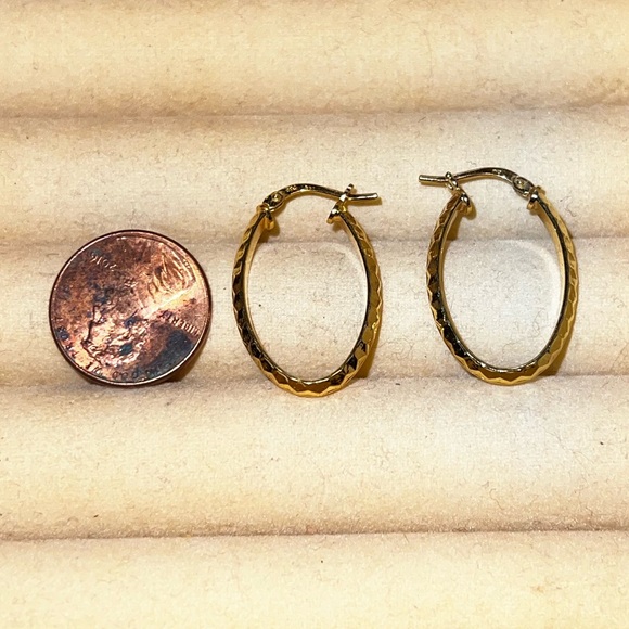 Vintage Gold Tone Hoops Stamped OTC BRZ Italy - Picture 5 of 15